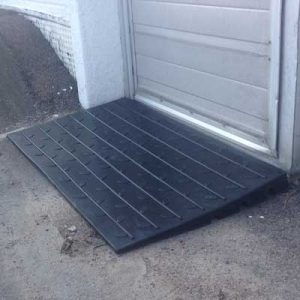 Tröskelramp gummiramp överfart rullstol barnvagn tröskel