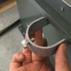enkelkklammer för vägmärke