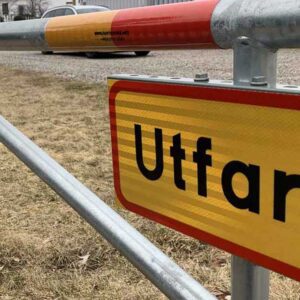 vägbom till infarten