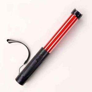 LED ljusstav för flaggvakter och trafiksäkerhet, med fast eller blinkande ljus samt ljudfunktion. Finns som batteridriven eller laddningsbar modell.