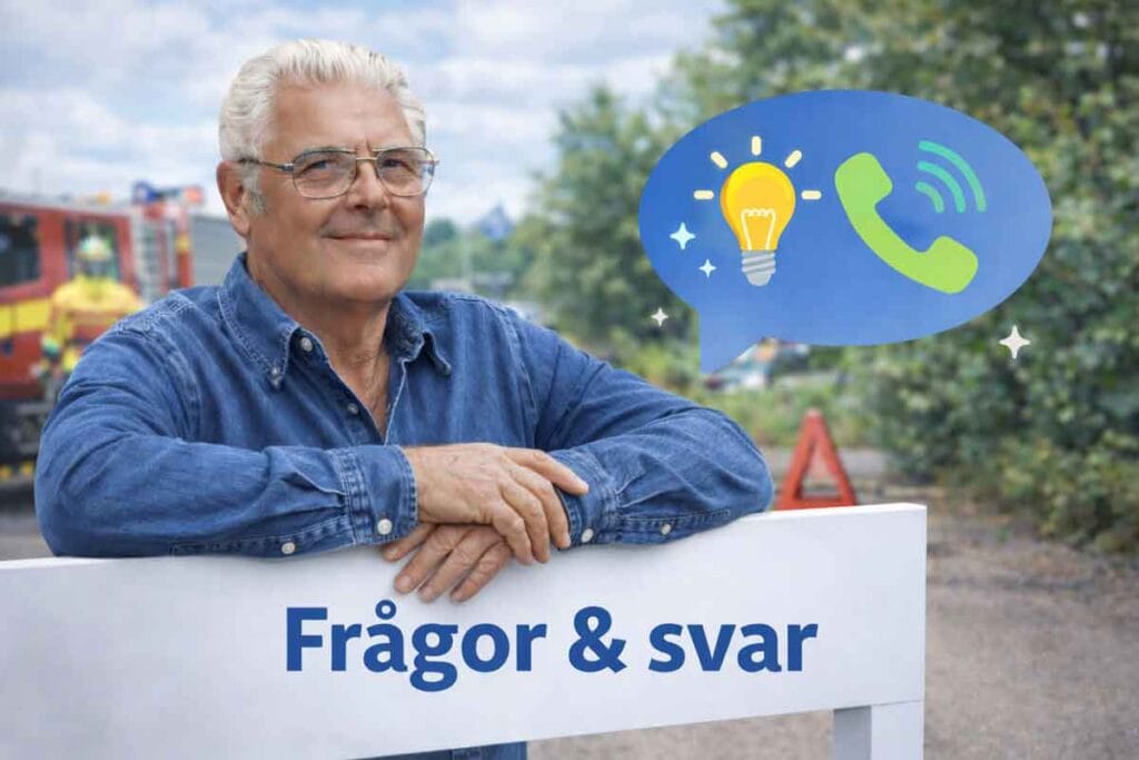 Trygg kundsupport för trafiksäkerhet – man i blå jeansskjorta lutar mot skylt med texten ”Frågor & svar”, med väg- och räddningstjänstmiljö i bakgrunden.